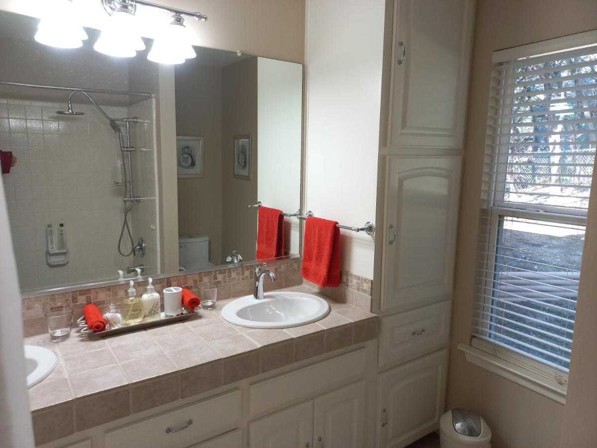 King Bed In Relaxing Oasis, With Free Snack/Wi-Fi/Parking Apartment Сан Маркос Екстериор снимка